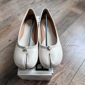 Cream Microfiber Leather Split Toe Loafers with Bow